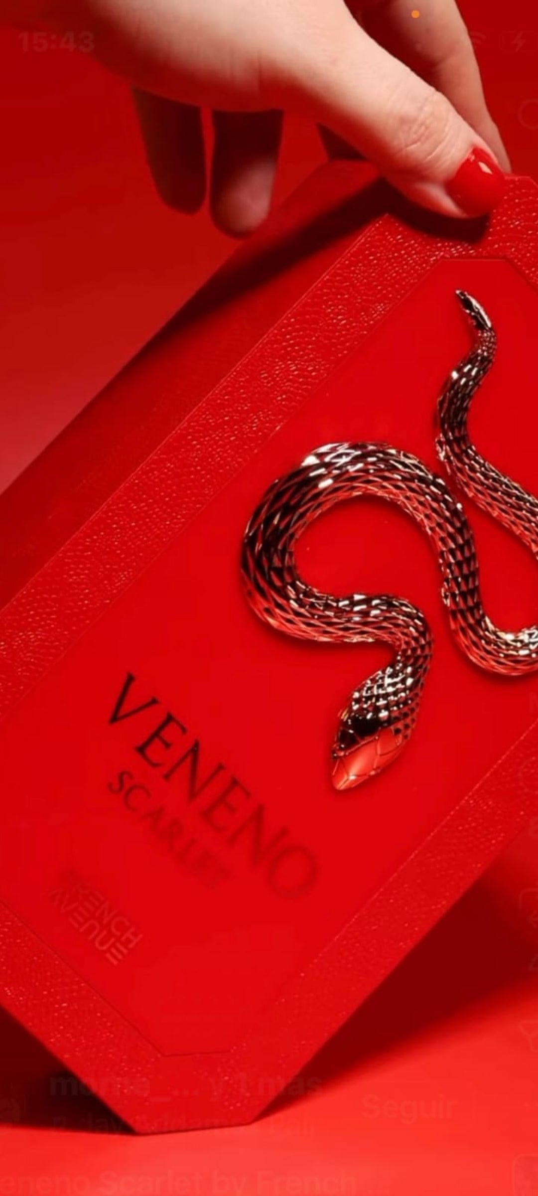 Veneno Scarlet french avenue