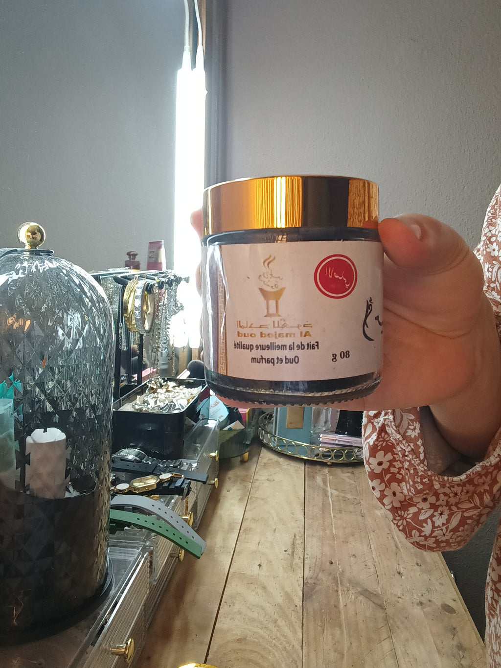 Bkhor Musk Al Ghazal,pinzas y carbón